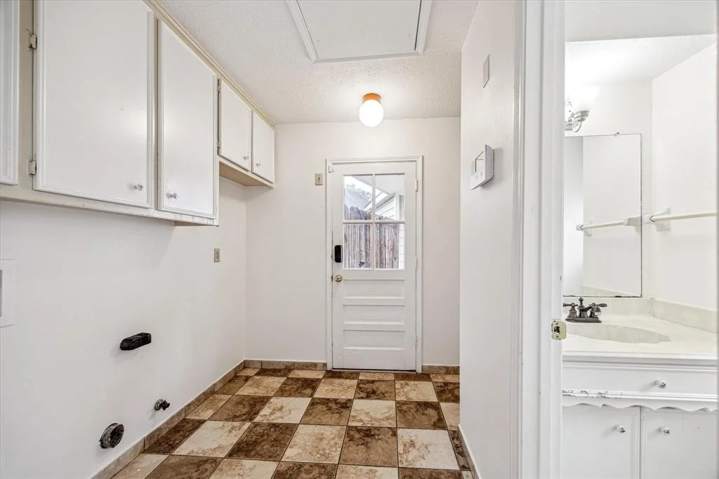 Photo of 7619 Bankside Drive