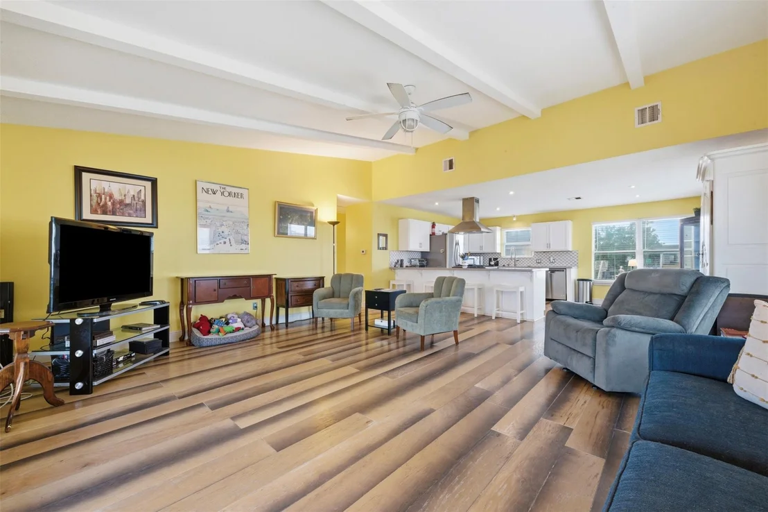Photo of 2 S Sandpiper Street