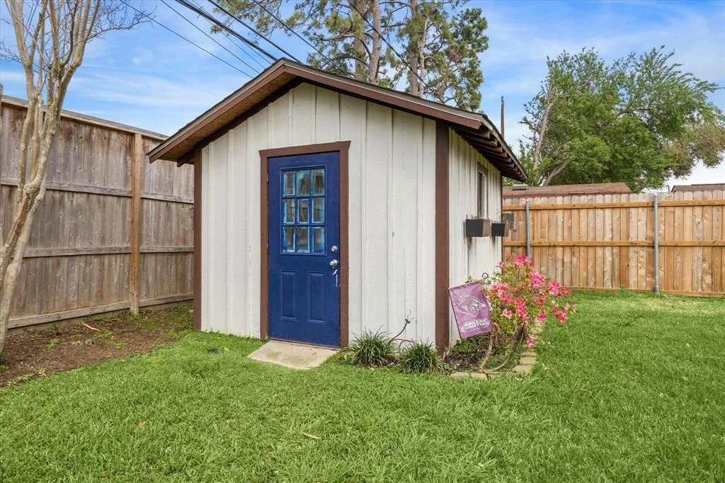 Photo of 2319 Lazybrook Drive