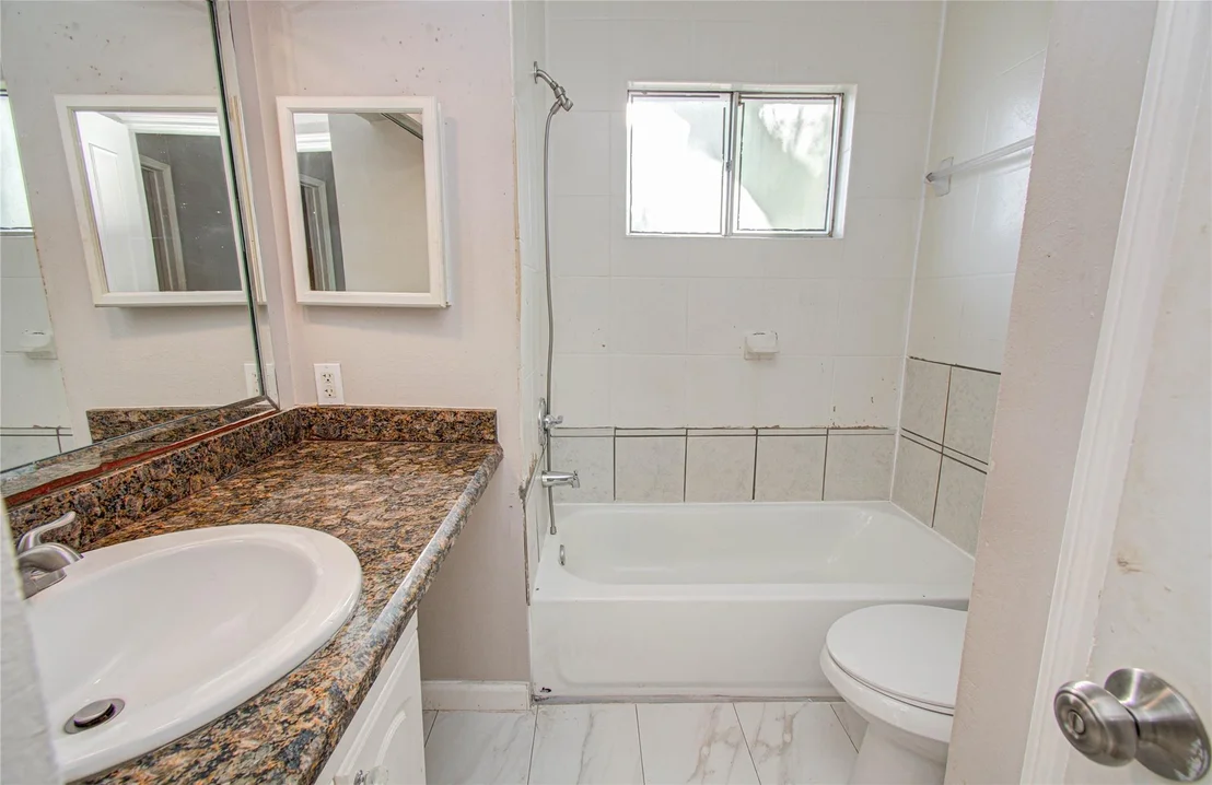 Photo of 9430 Claridge Drive