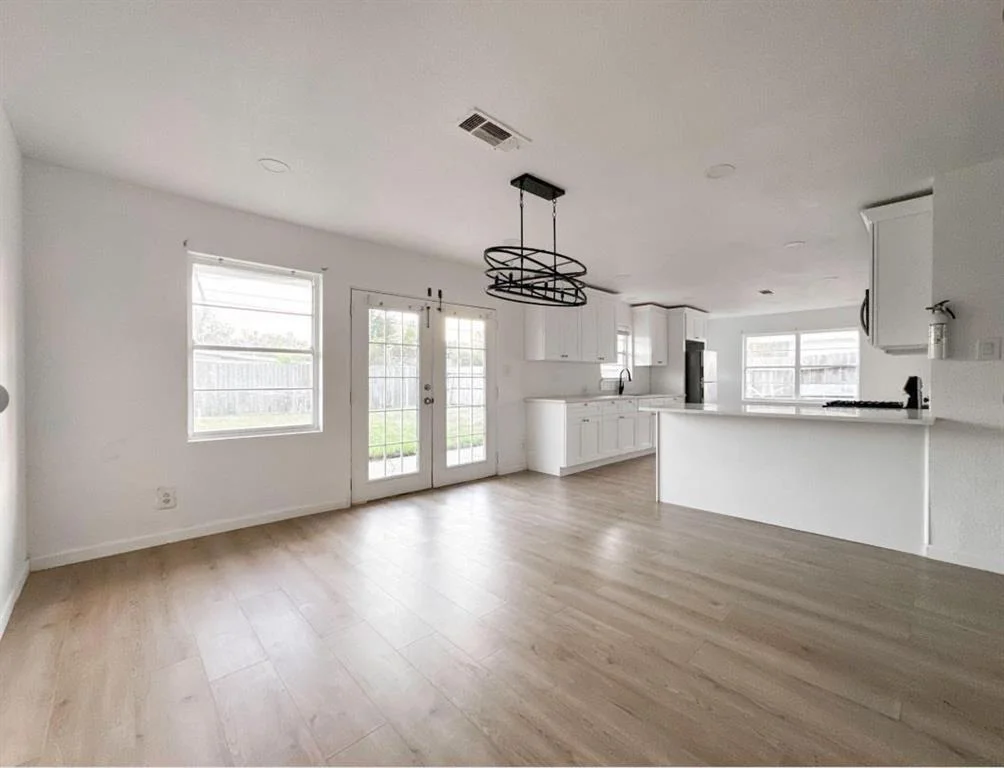 Photo of 6301 Rowan Lane