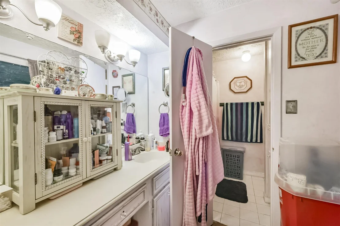 Photo of 17041 Live Oak Circle