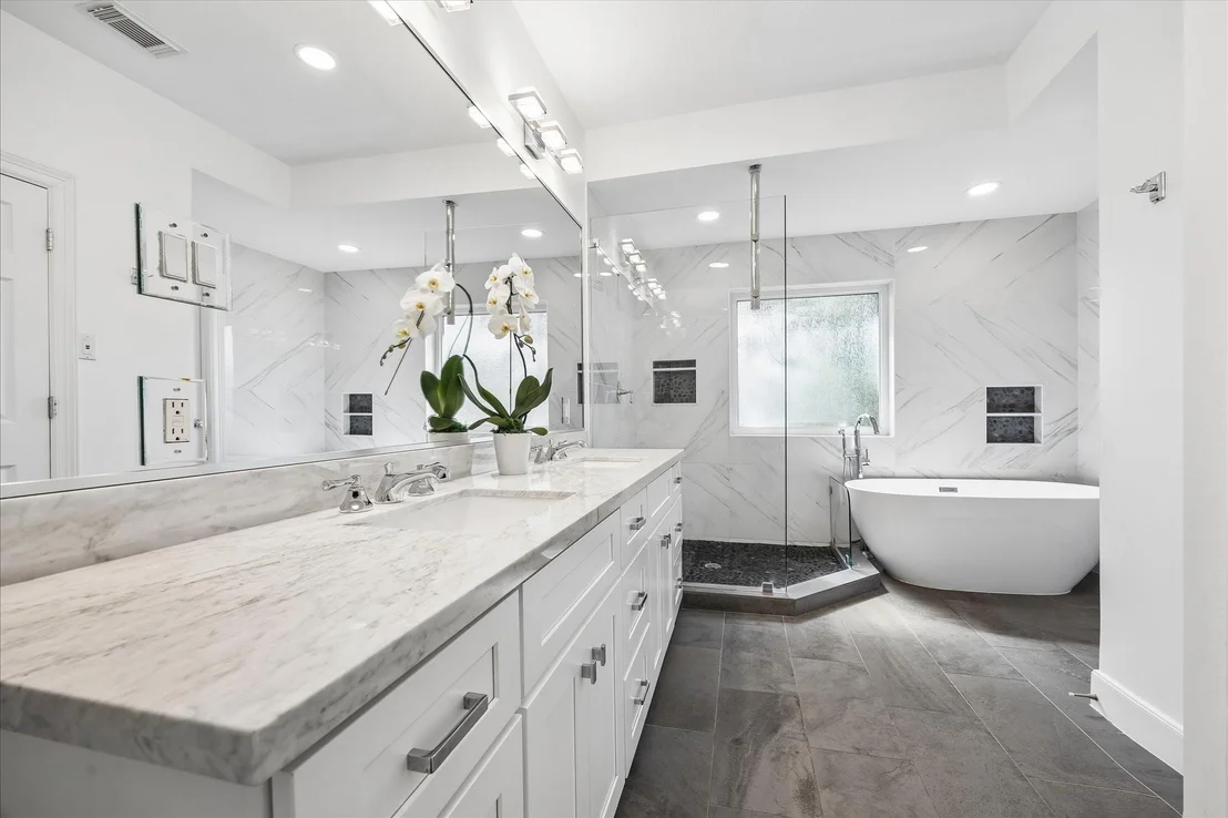 Photo of 4256 Sunset Boulevard