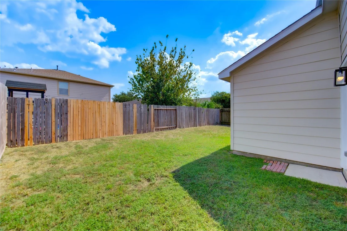 Photo of 1827 Cold River Drive