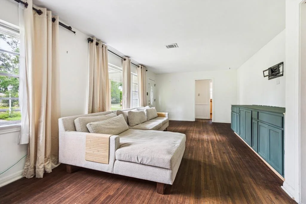 Photo of 9741 Warwana Road
