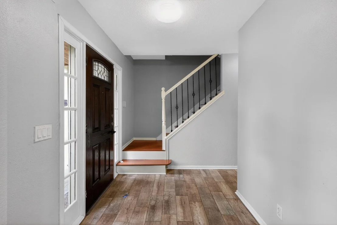 Photo of 918 Long Prairie Drive