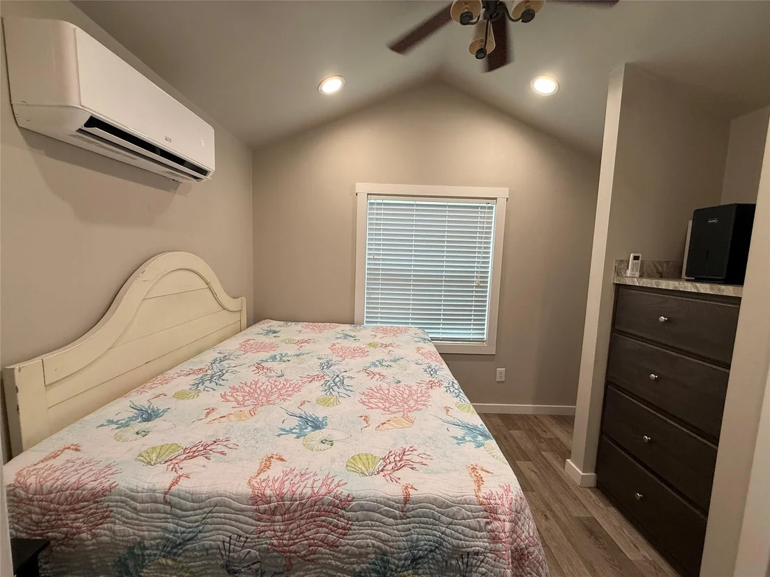 Photo of 4806 Palm