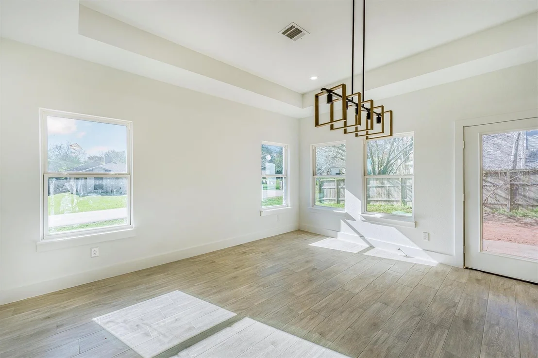 Photo of 10703 Hillside Drive