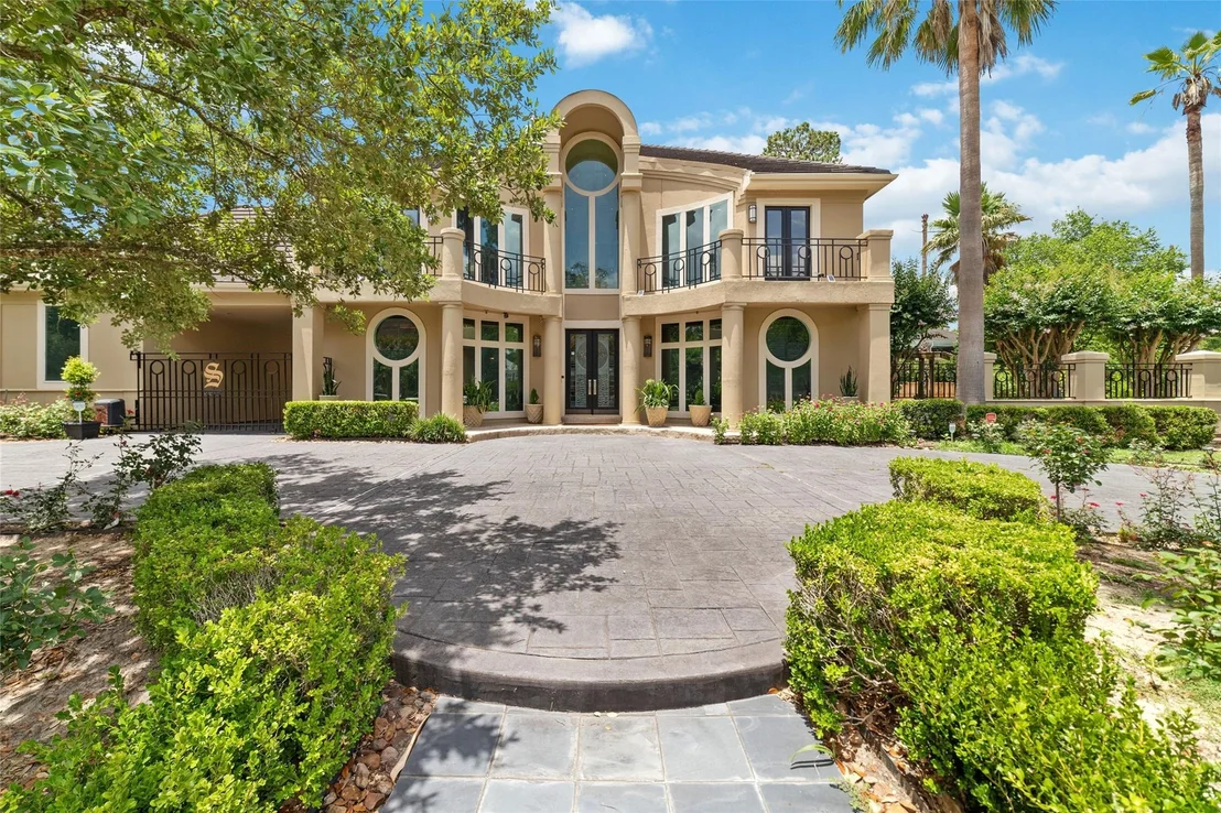 Photo of 2814 Cedar Woods Place