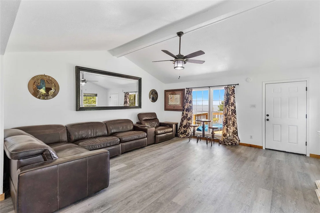 Photo of 3843 Simon Road