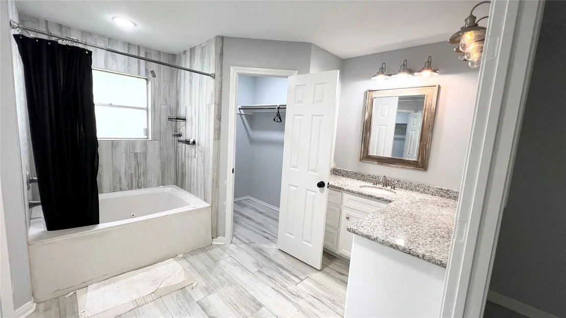 Photo of 803 Glen Hollow Drive