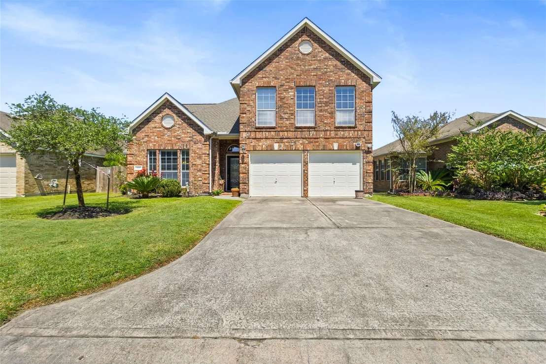 Photo of 427 Pinewood Ridge Drive