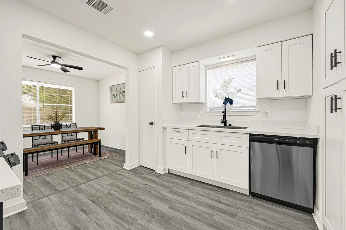 Photo of 1123 Fallbrook Drive