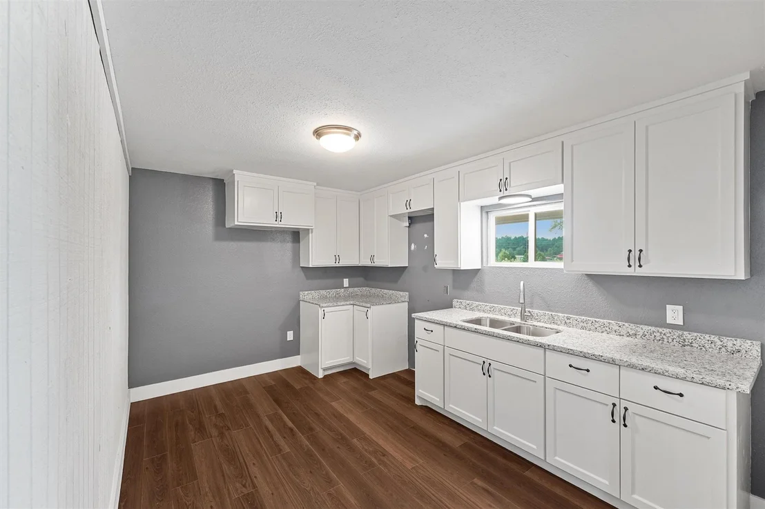 Photo of 711 Road 5014