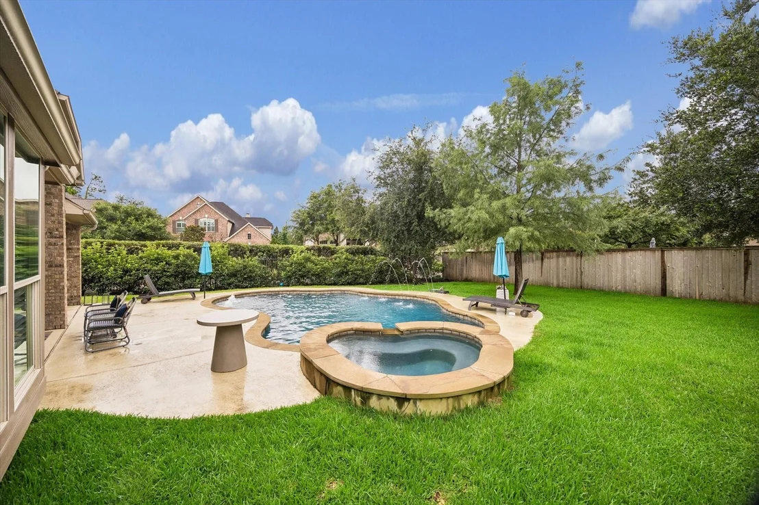 Photo of 18 Blue Bungalow Drive