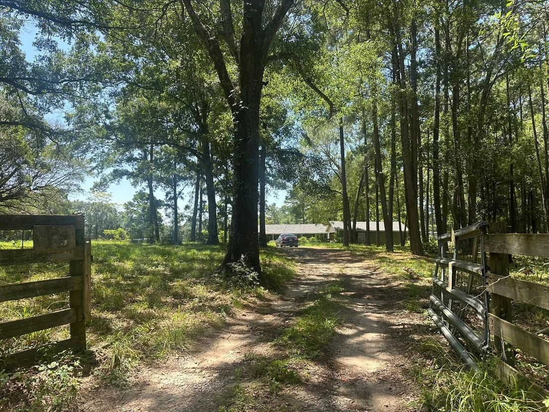 Photo of 377 Hostetter Road