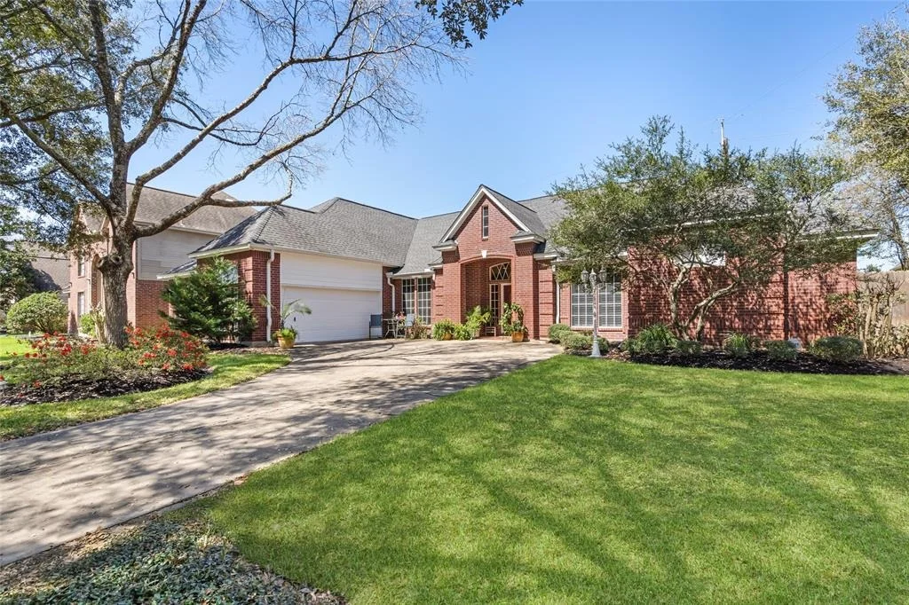 Photo of 5702 Summerfield Lane