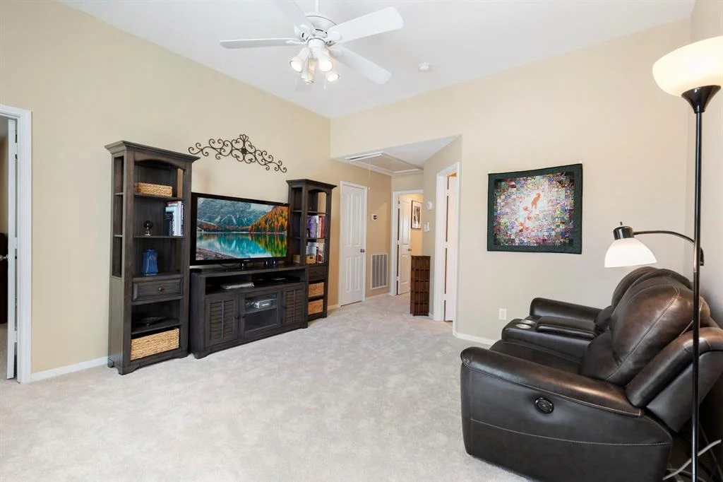 Photo of 14 S Piney Plains Circle