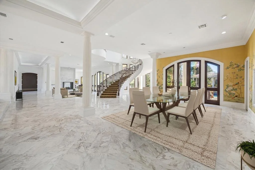 Photo of 324 Buckingham Drive