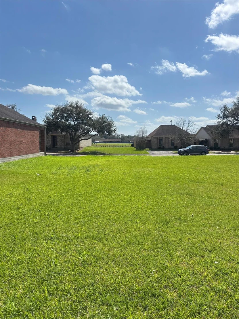 Photo of 309 Mayfair Circle