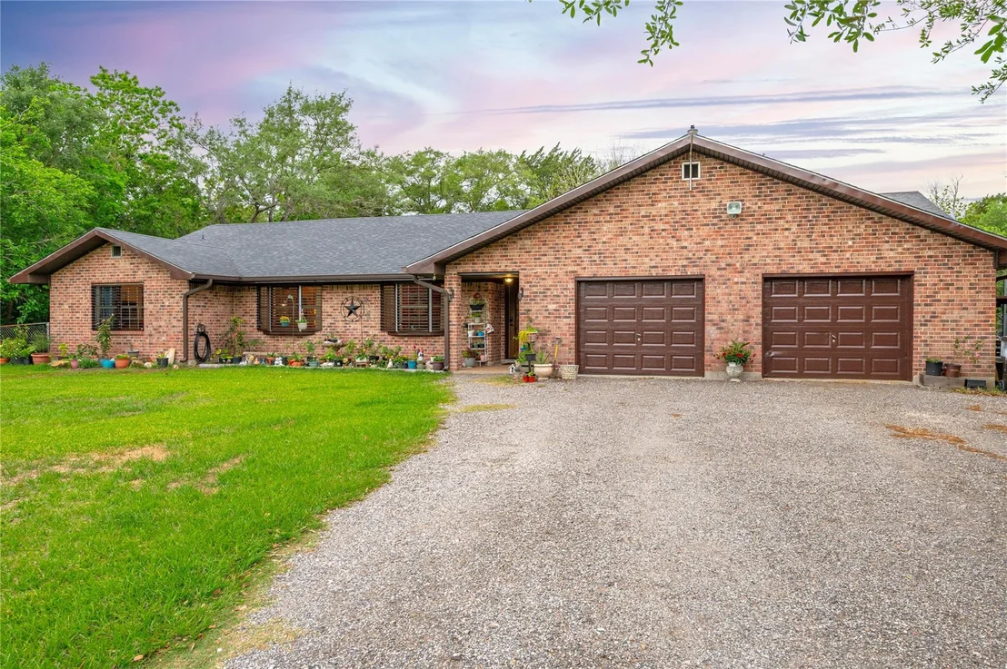 Photo of 725 Thompson Road