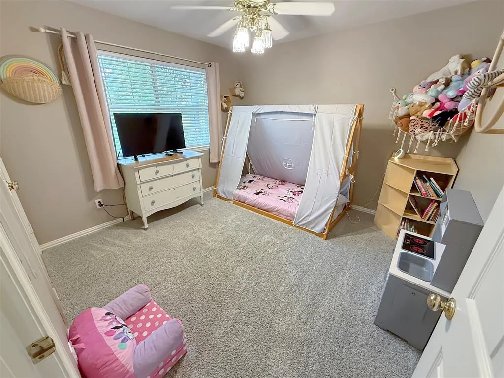 Photo of 261 Colonial Circle