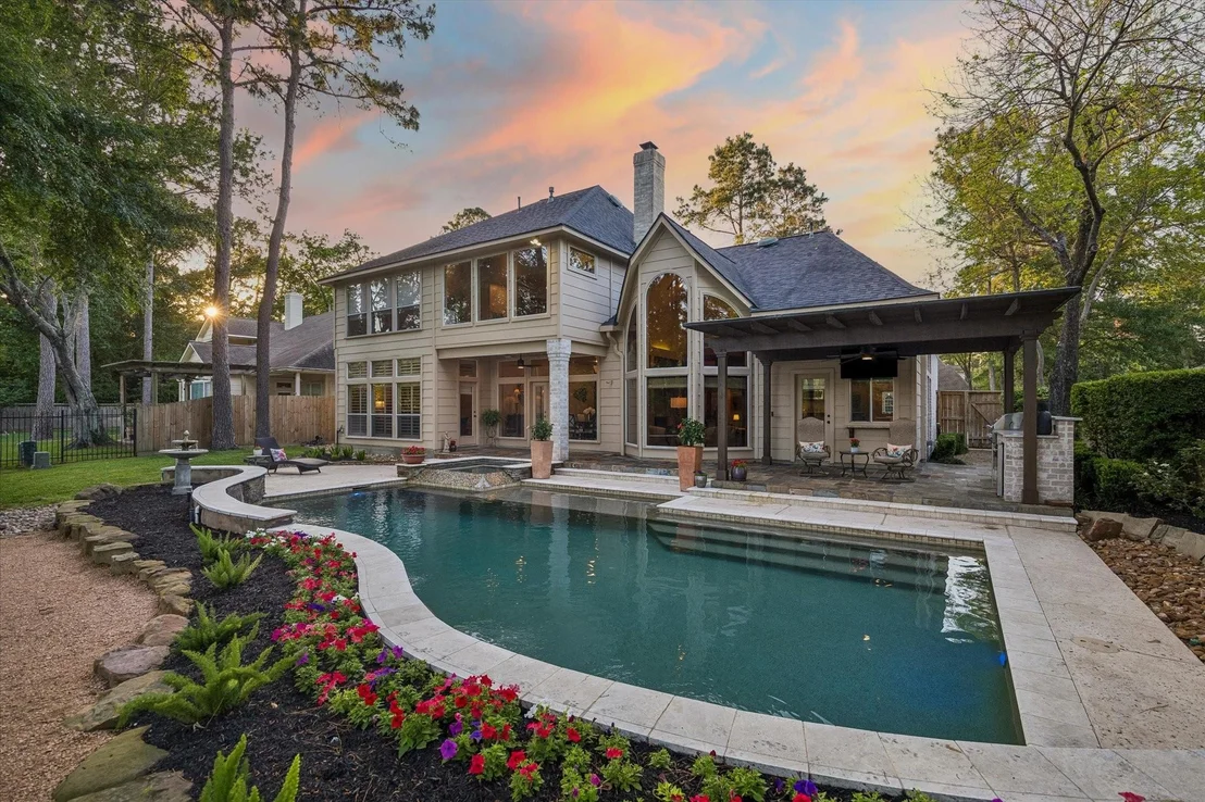 Photo of 6 E Lakemist Circle