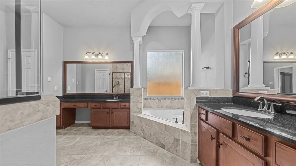 Photo of 14502 Lakepointe Bend Lane
