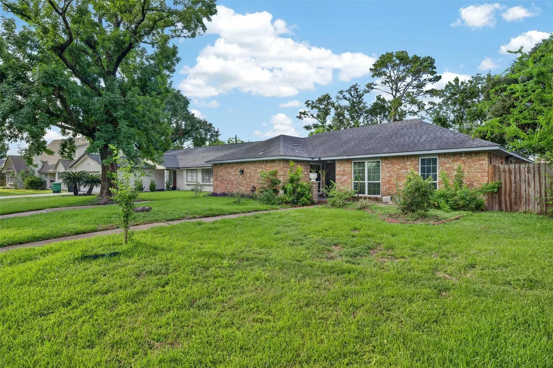 Photo of 5714 Arbor Vitae Drive
