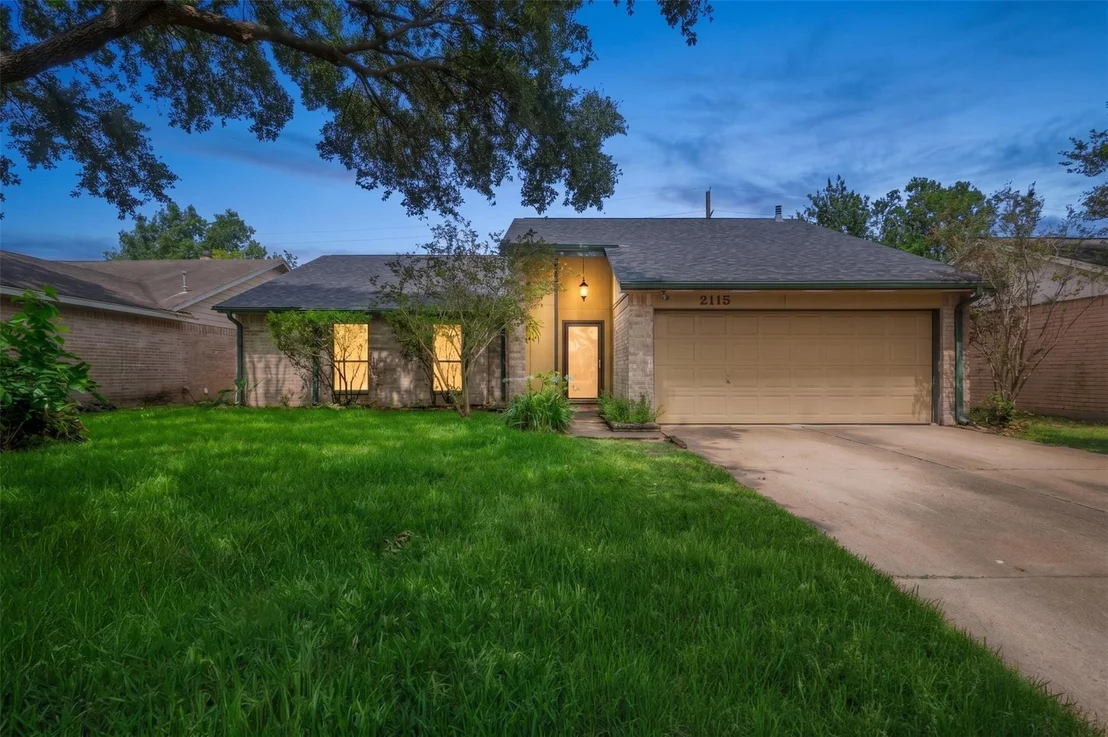 Photo of 2115 Fort Laramie Drive