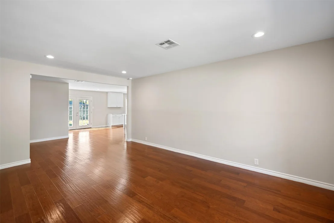 Photo of 5203 Chantilly Lane