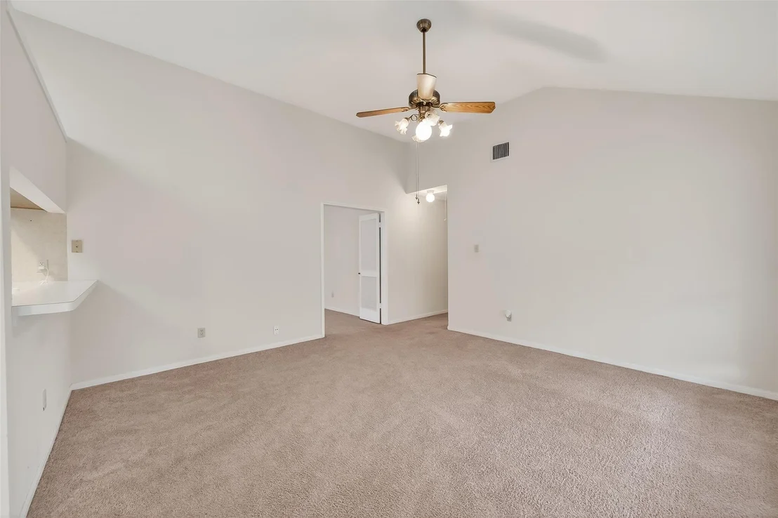 Photo of 17423 Saxon Drive