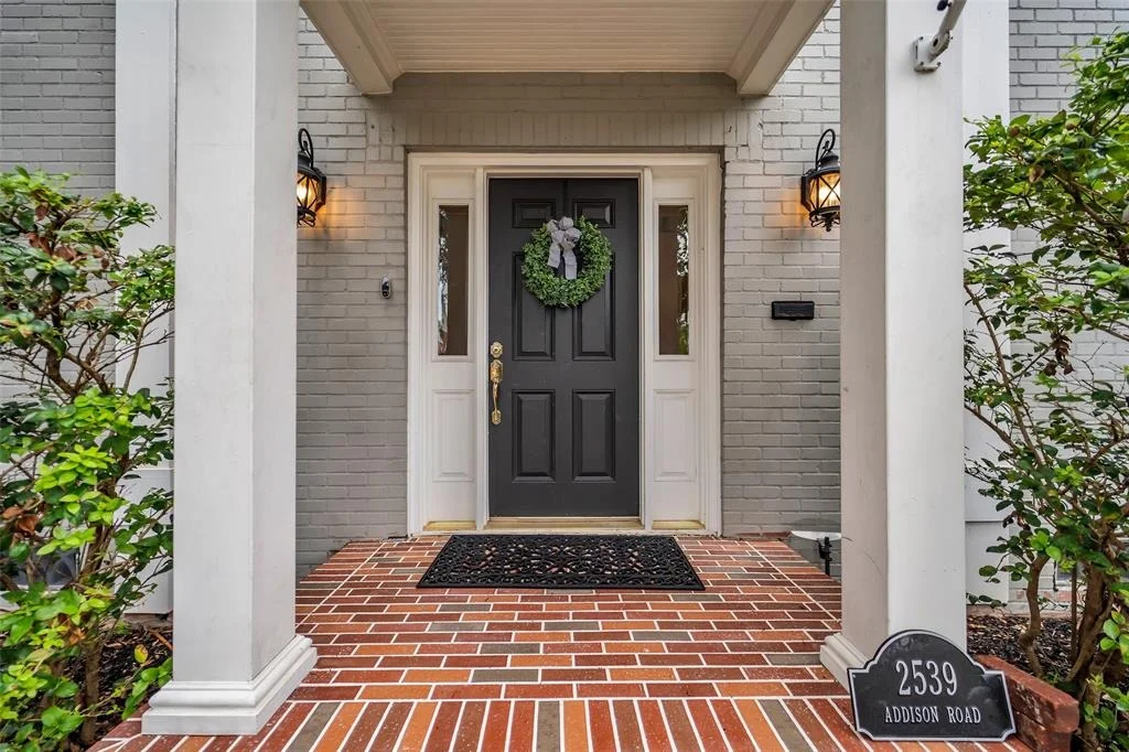 Photo of 2539 Addison Road