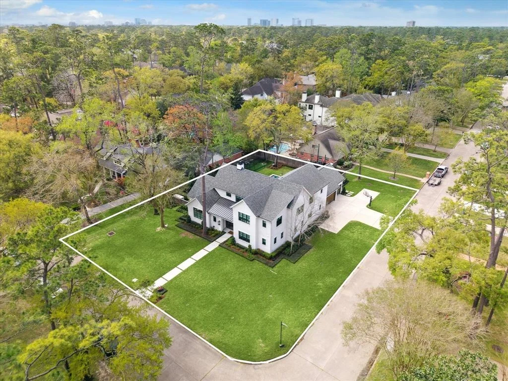 Photo of 415 Coachman Lane
