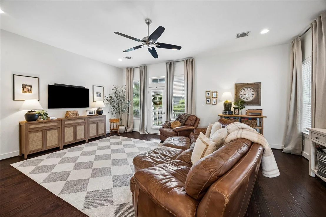 Photo of 2416 Couch Street