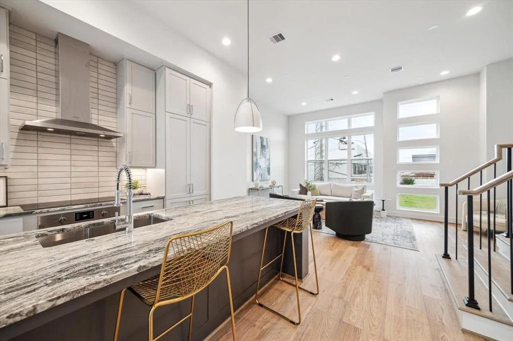 Photo of 2115 Emancipation Avenue