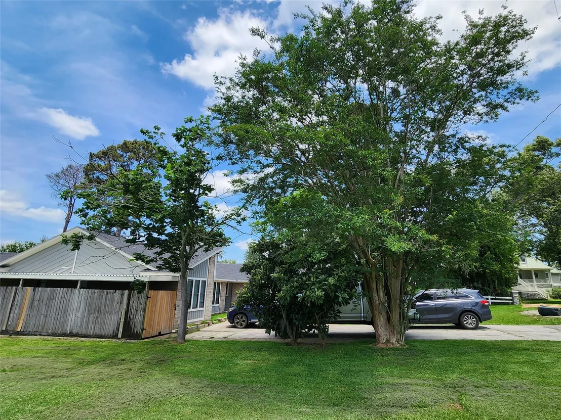 Photo of 3739 Shore Shadows Drive