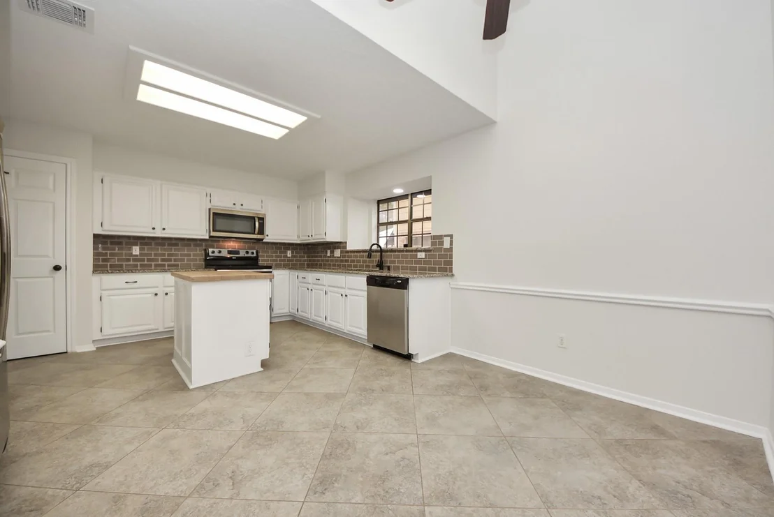 Photo of 903 Heathgate Drive