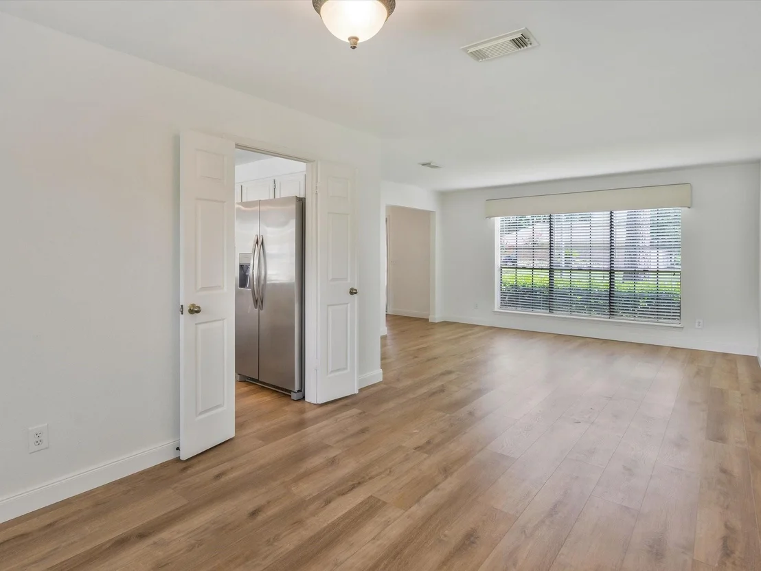 Photo of 22939 Provincial Boulevard