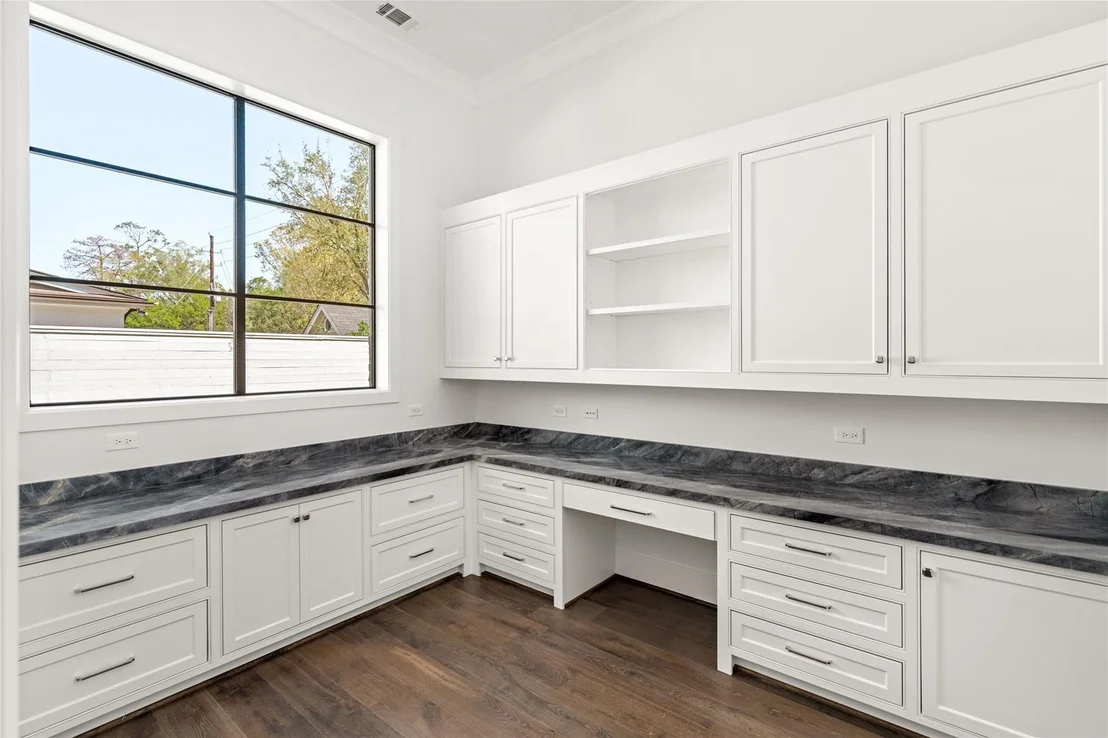 Photo of 5517 Sturbridge Drive