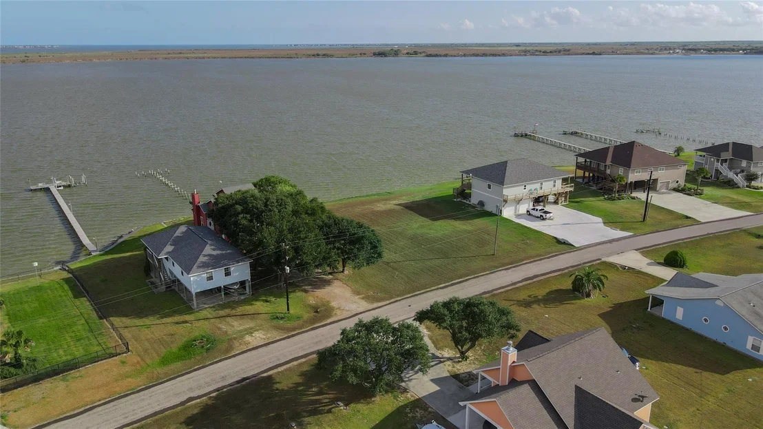 Photo of 1664 W Bayshore Drive