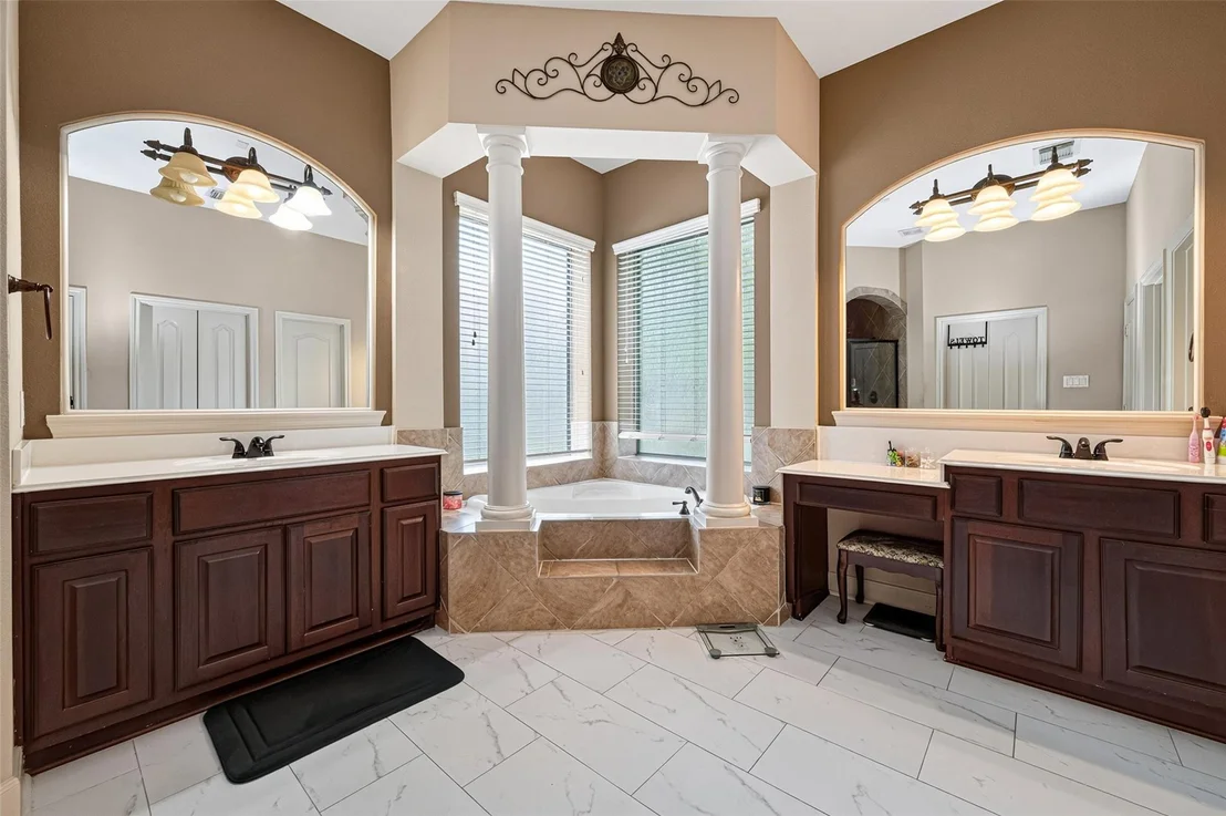 Photo of 2206 Montclair Oaks Lane