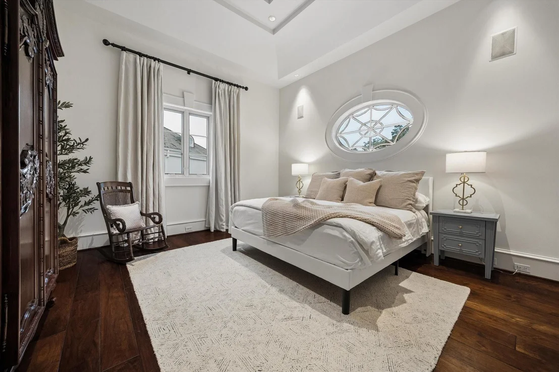 Photo of 20 Sunset Boulevard
