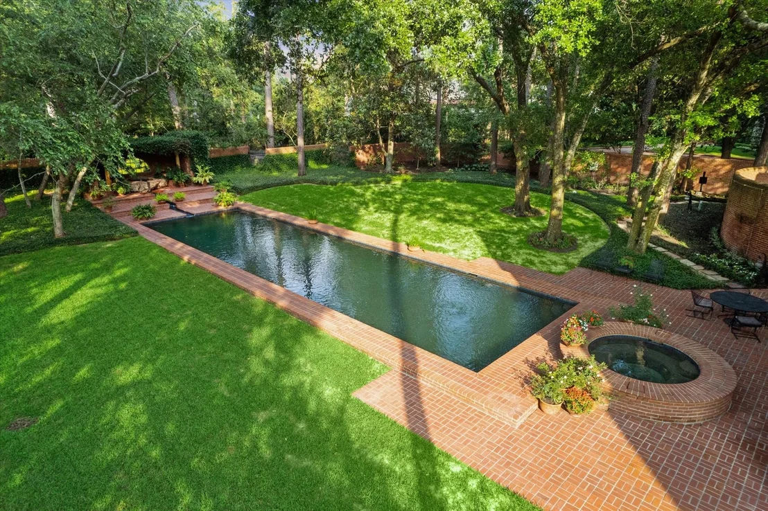 Photo of 3971 Inverness Drive