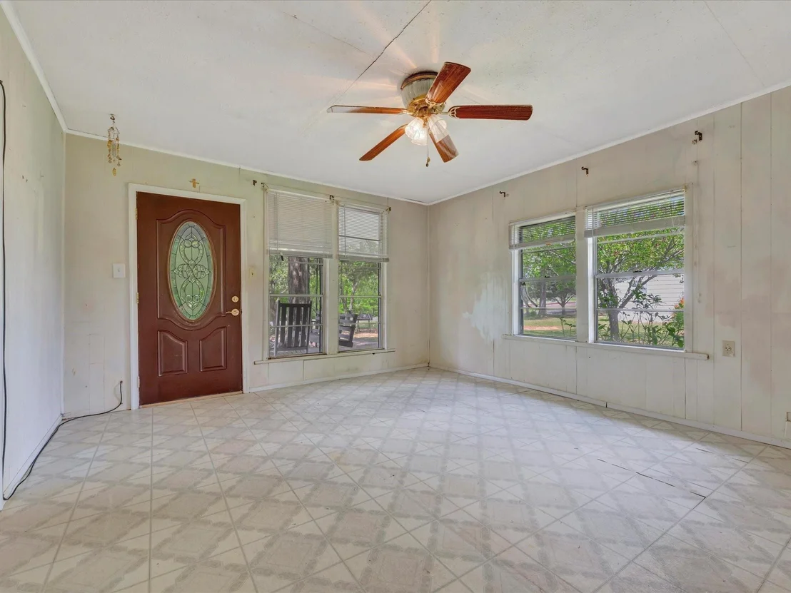 Photo of 1216 N Hendrix Avenue