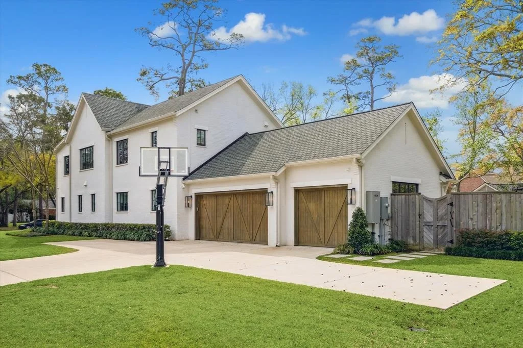 Photo of 415 Coachman Lane