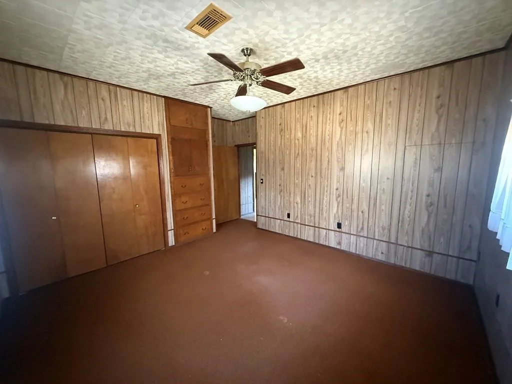 Photo of 1229 E State Highway 63