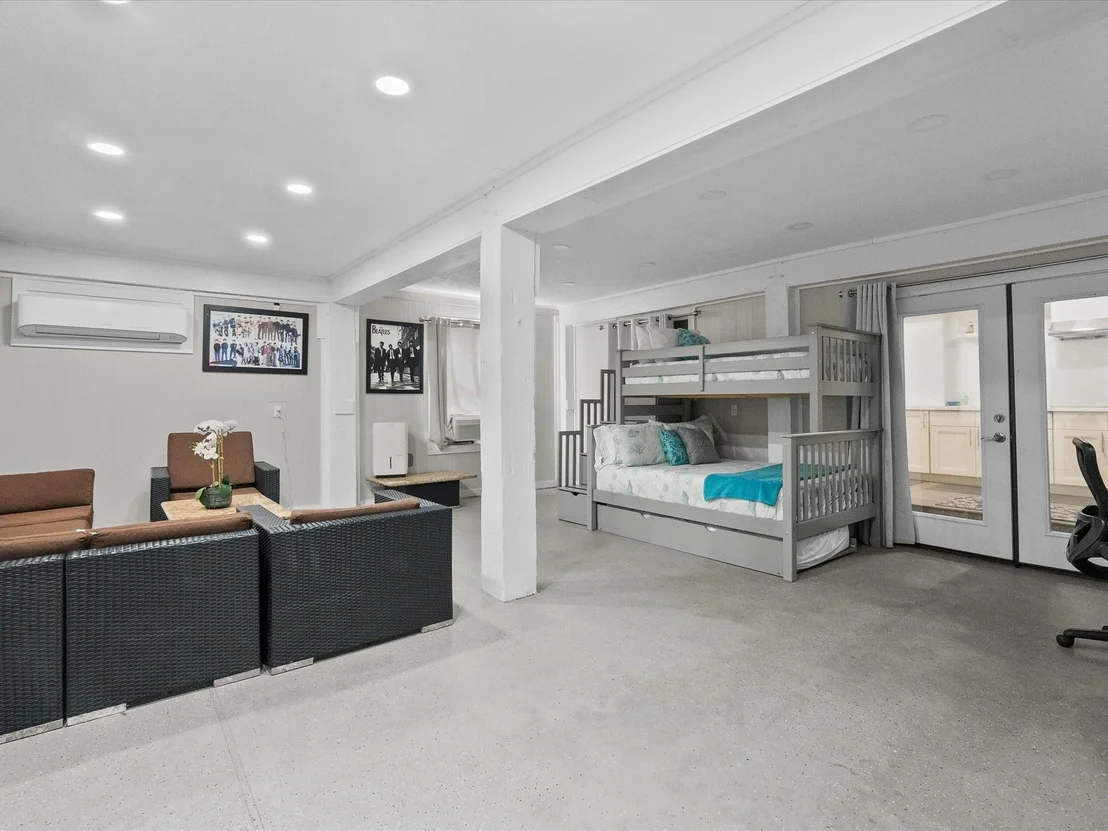 Photo of 319 Francis Cove