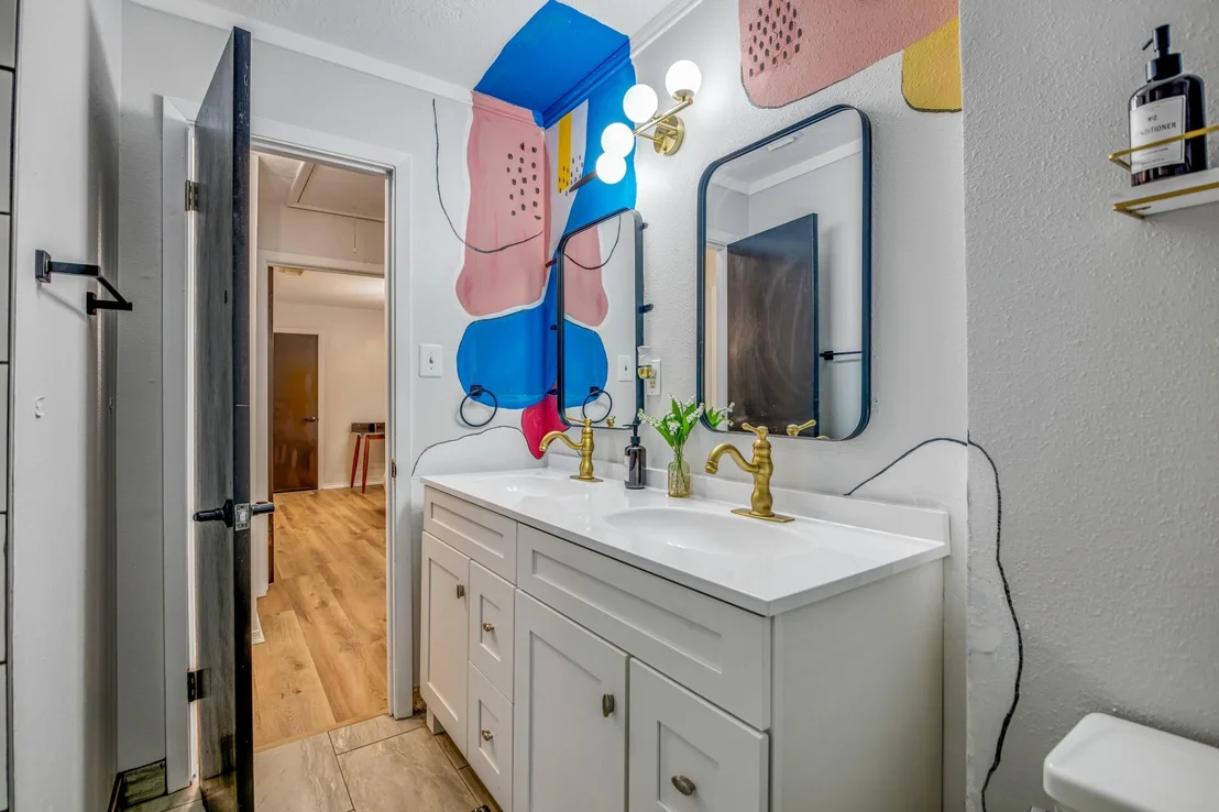 Photo of 2608 Grape Lane