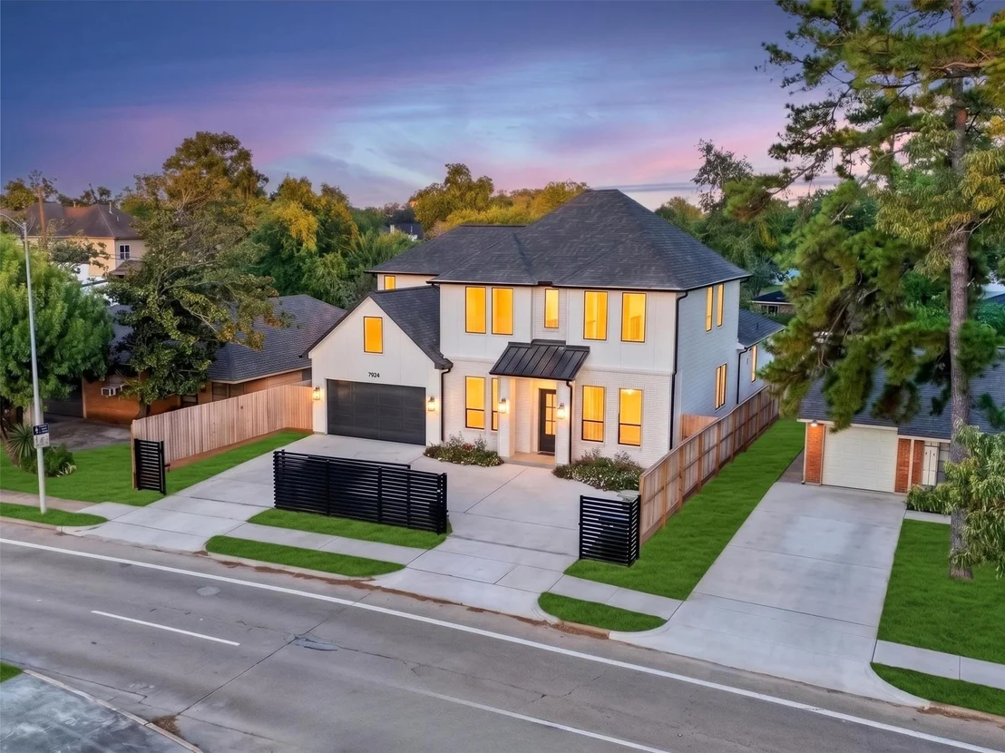 Photo of 1634 Antoine Drive